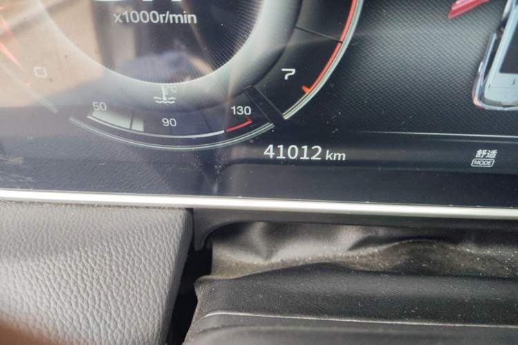 Used Hongqi HS5 2022 Revised Version 2.0T Smart Connect Flagship Edition
