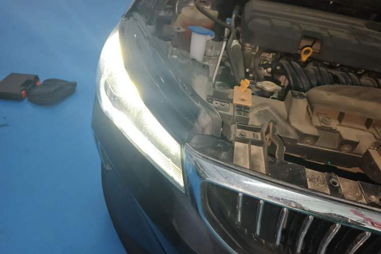 Used Geely Auto Emgrand 2022 4th Generation 1.5L CVT Luxury Model Right Front Headlight