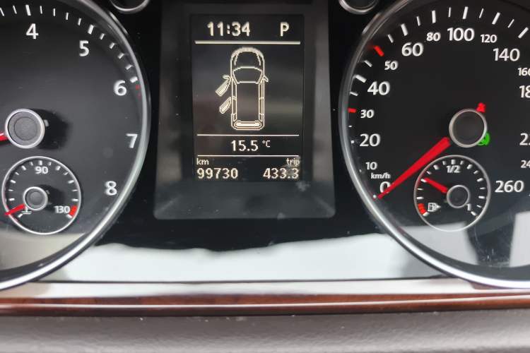 Used Volkswagen Magotan 2012 Travel Edition 2.0 TSI Comfort Version Odometer Close Up