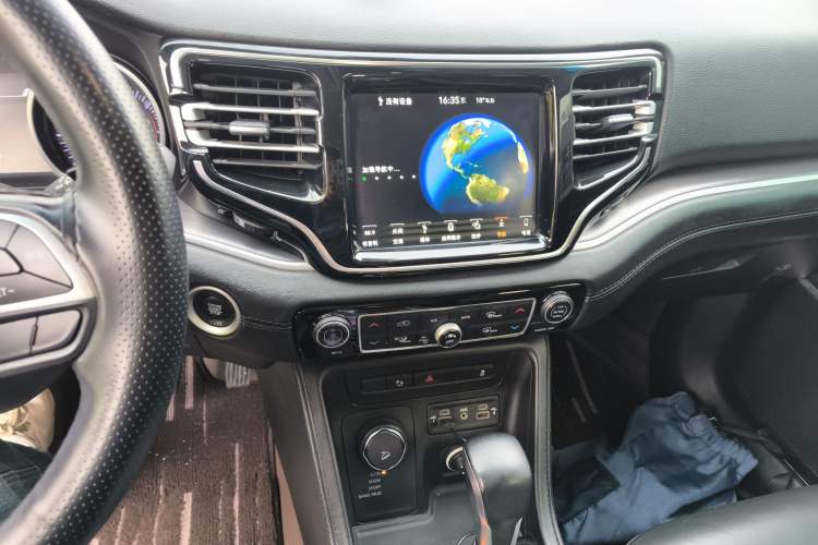 Used Jeep Grand Commander 2018 2.0T Four-Wheel Drive Premium Navigation Version China V
