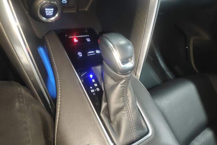 Used Toyota Harrier 2022 2.0L CVT Two-Wheel Drive Luxury Edition