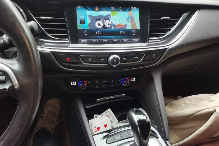 Used Buick Regal 2019 20T Elite Version China VI Standard Audio And AC Panel