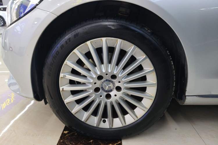 Used Mercedes-Benz C-Class 2015 Facelift C 200 L
