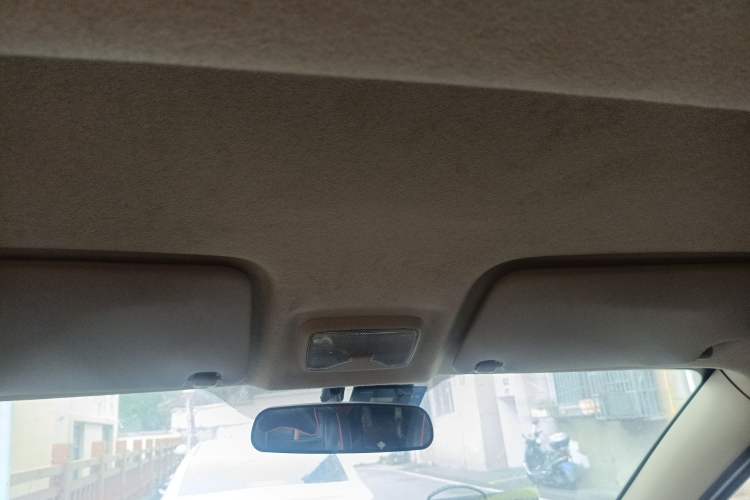 Used Dongfeng Fengon 360 2015 1.5L Manual Comfort 7-Seater China IV Standard Headliner