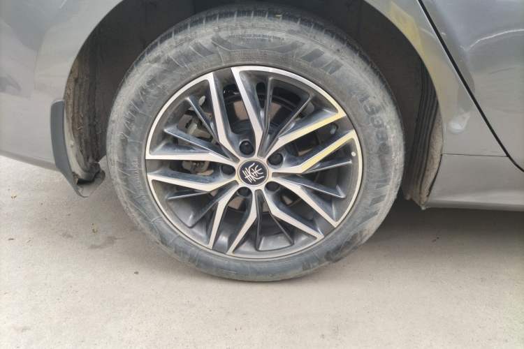 Used BYD Qin PLUS 2021 EV 400KM Luxury Model Right Rear Wheel Hub