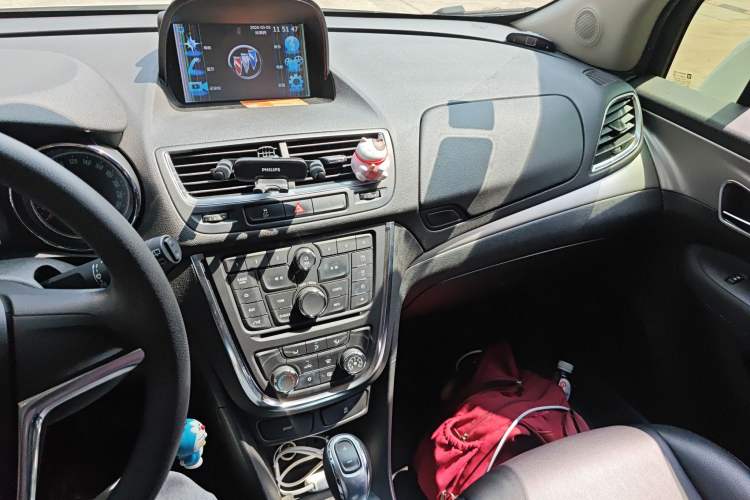 Used Buick Encore 2015 1.4T Automatic Two-Wheel Drive Urban Elite Version
