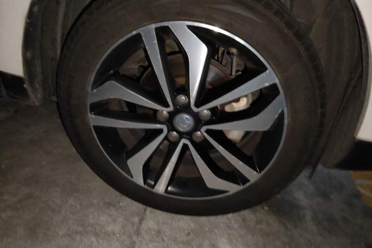 Used Venucia T90 2017 2.0L CVT Smart Edition Right Front Wheel Hub