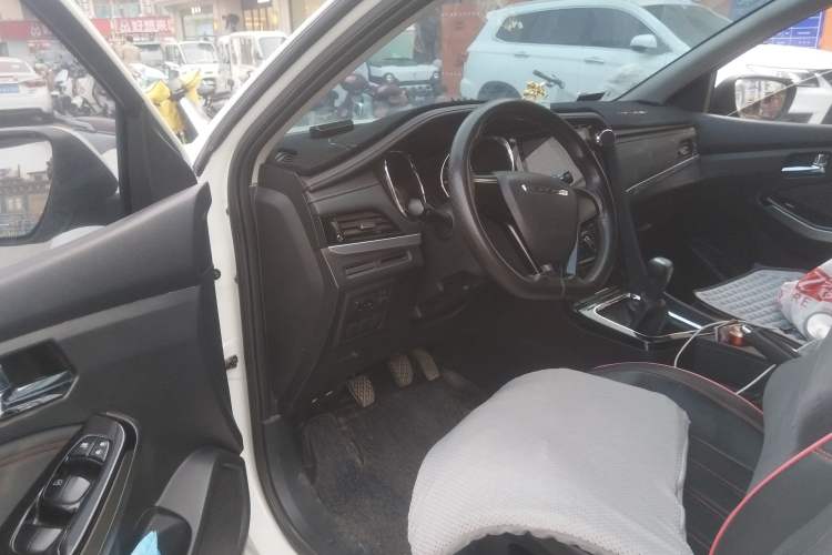 Used Venucia T70 2018 1.6L Manual Enjoyment Edition Driver Seat