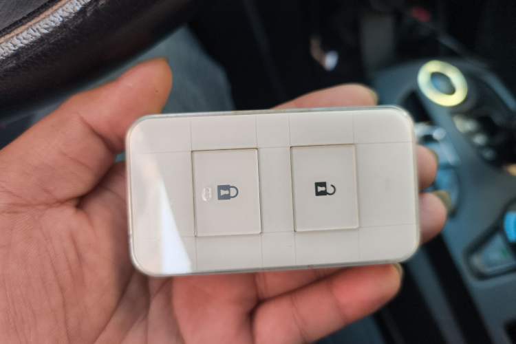 Used BYD Qin New Energy 2014 1.5T Cool Black Knight Flagship Model
