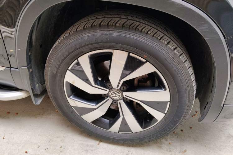 Used Volkswagen Tayron 2019 330TSI Two-Wheel Drive Luxury Model China VI Standard Right Front Wheel Hub