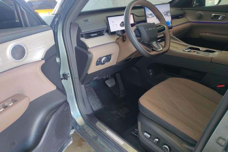 Used Chery Tiggo 8 PLUS 2025 290TGDI DCT Prestige 5-Seater