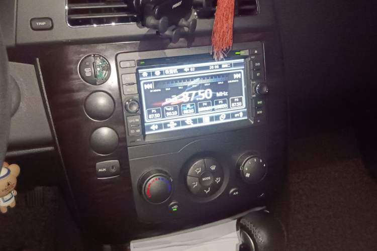 Used Roewe W5 2014 1.8T 2WD Automatic Tharu Special Edition