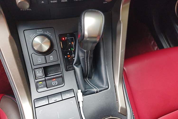 Used Lexus NX 2017 300 Front-Wheel-Drive Limited Edition Gear Lever