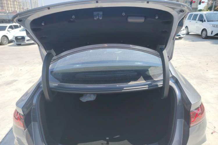 Used BYD Qin L 2025 DM-i Smart Drive 120KM Leading Model
