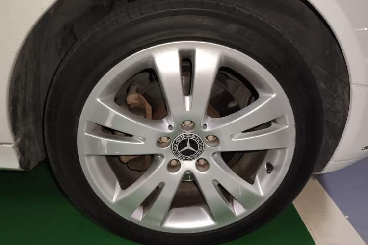 Used Mercedes-Benz C-Class 2010 C 300 Estate Right Front Wheel Hub