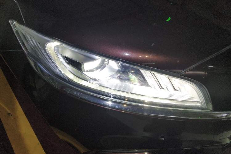 Used Geely Auto Emgrand GT 2018 1.5T MHEV Yaozun Edition Right Front Headlight