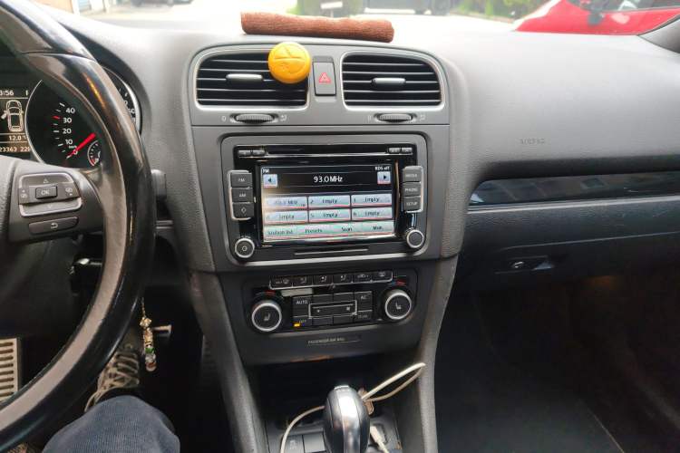 Used Volkswagen Golf 2012 1.4TSI Luxury Convertible Edition Audio And AC Panel