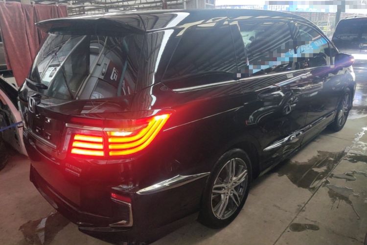 Used Honda Elysion 2019 2.0L Hybrid Luxury Edition Rear Right 45 Deg