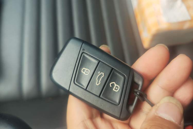 Used Volkswagen Variant 2017 380TSI Two-Wheel Drive Comfort Edition Vehicle Key