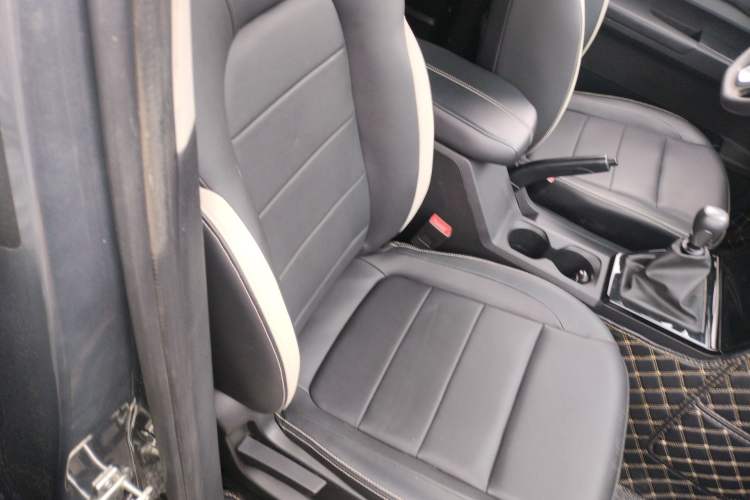 Used Wuling Zhengcheng 2021 1.5T Manual Luxury Version Right Front Seat