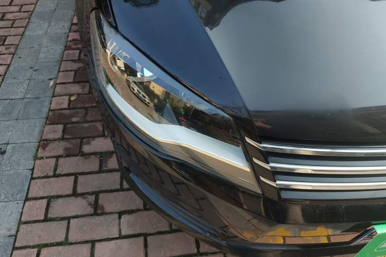 Used Volkswagen Bora 2014 1.6L Manual Fashion Edition Right Front Headlight