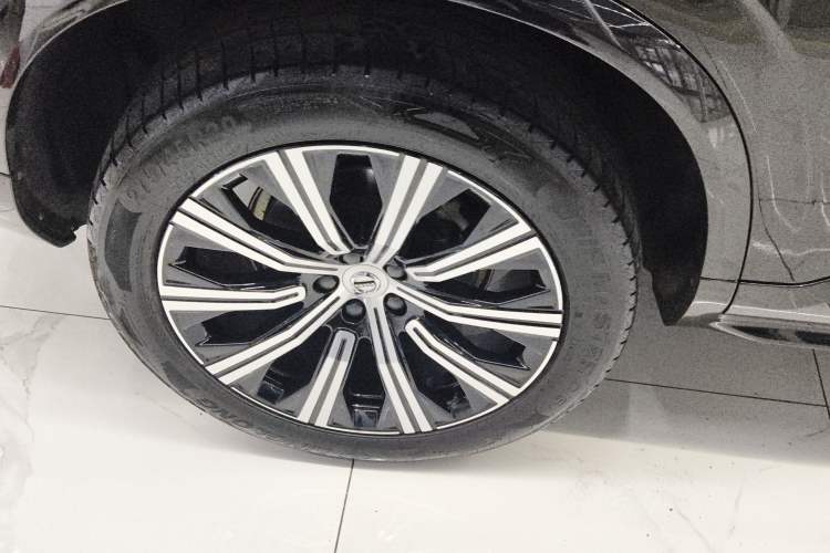 Used Volvo XC90 2021 B5 SmartDrive Luxury Edition 5-seater Exterior 5