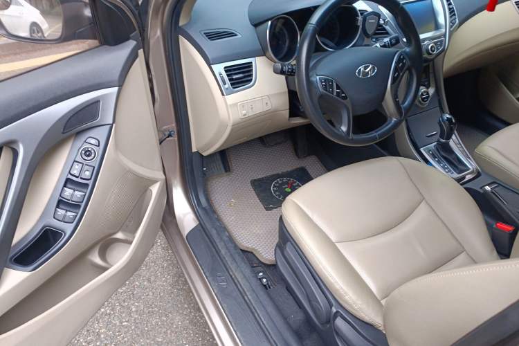 Used Hyundai Elantra (5th Generation / Langdong) 2015 1.6L Automatic Luxury Model
