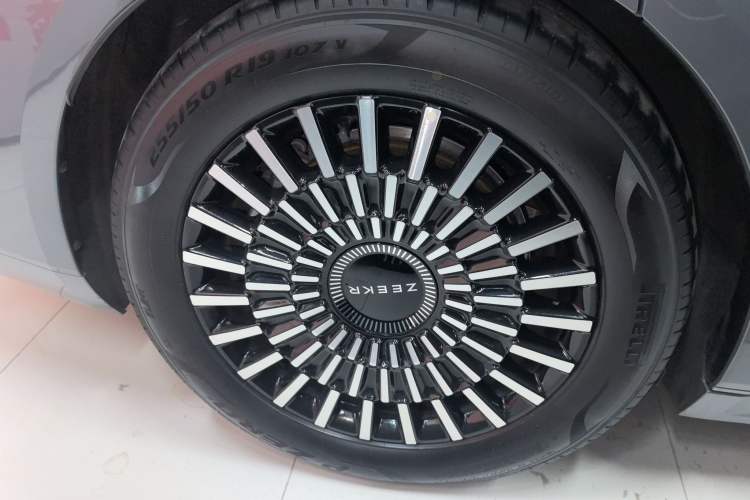 Used Zeekr 009 2024 Six-Seat Executive Version 4WD 108 kWh
