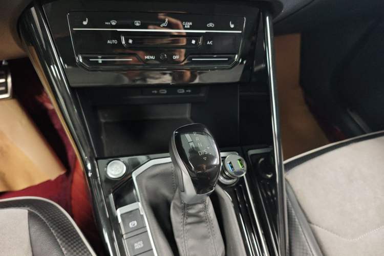 Used Volkswagen Tayron X 2020 330TSI Two-Wheel Drive Luxury Smart Connectivity Version