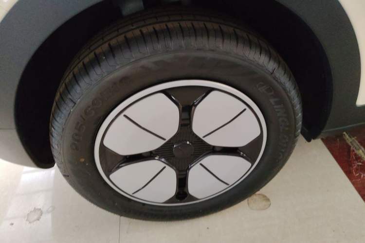Used Geely Galaxy Geome 2026 Model 410km Carefree Edition Right Rear Wheel Hub