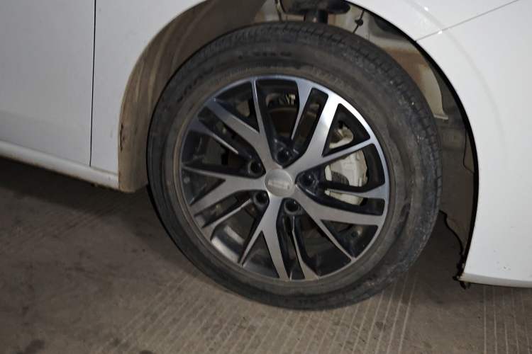 Used Geely Auto Emgrand 2022 4th Generation 1.5L Manual Luxury Model
