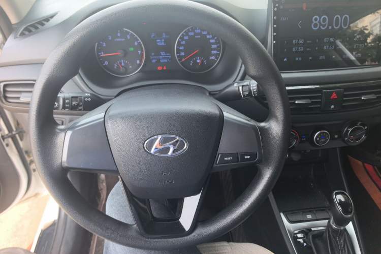 Used Hyundai Celesta 2020 1.6L Automatic GL Enjoyable Edition Steering Wheel