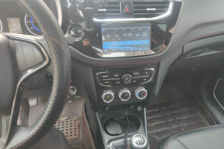 Used Brilliance V3 2016 1.5L Manual Comfort Model Audio And AC Panel