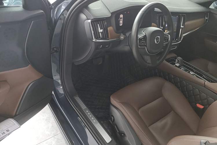 Used Volvo S90 2022 B5 Zhiyi Luxury Edition
