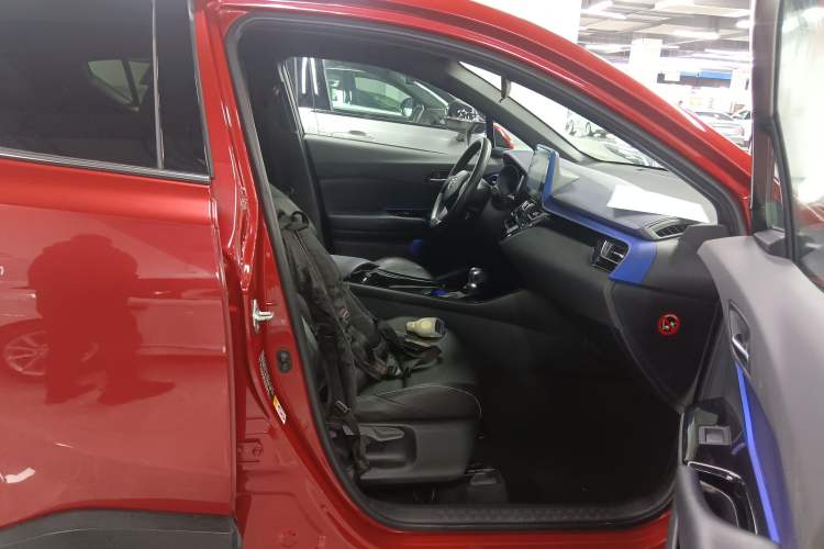 Used Toyota C-HR 2018 2.0L Leading with Sunroof China V Standard