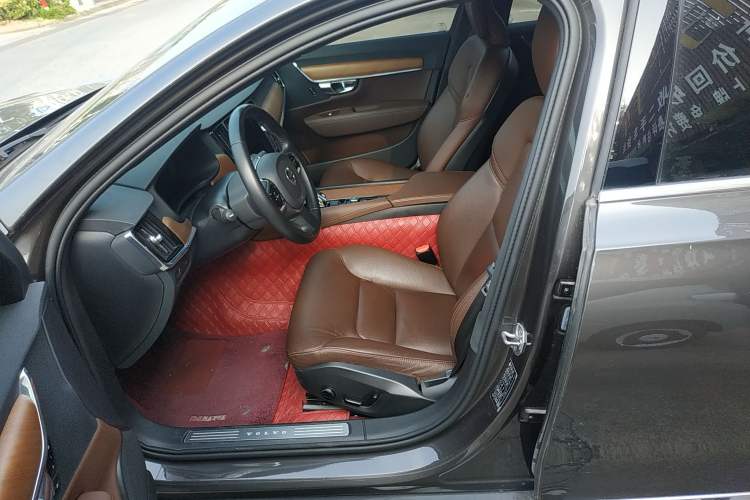 Used Volvo S90 2022 B5 Zhiyi Luxury Edition
