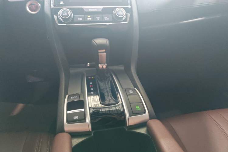 Used Honda Civic 2016 220TURBO CVT Prestige Edition
