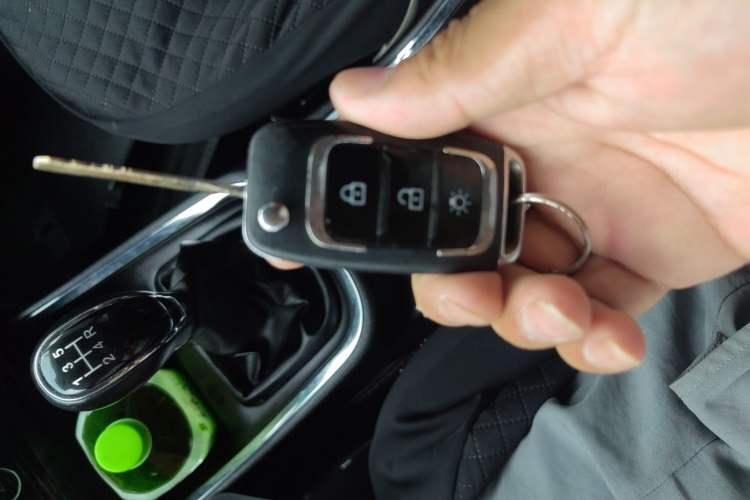 Used Jinbei Gold Hiace 2021 1.5L Passenger Van Travel Lion 6-Seater