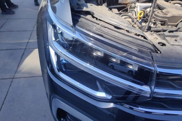 Used Volkswagen Tharu 2023 300TSI Two-Wheel-Drive Full Moon Edition Right Front Headlight