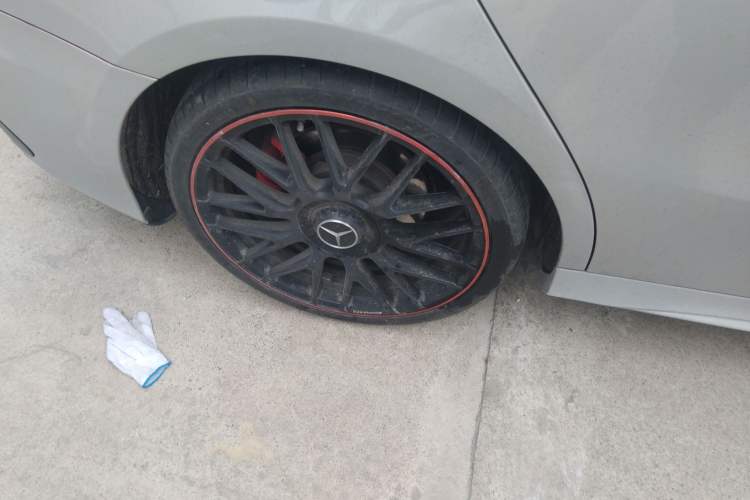 Used Mercedes-Benz A-Class 2019 A 200 L Sport Sedan First Edition Special Edition Right Rear Wheel Hub