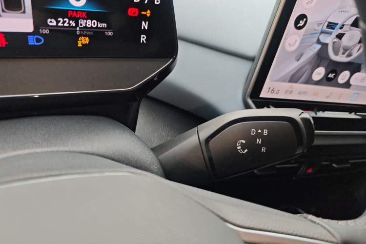 Used Volkswagen ID.4 X 2025 Smart Version Pure & Intelligent Enjoyment Edition Gear Lever