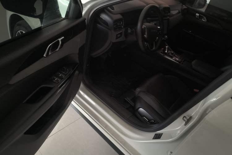 Used Lynk & Co 03 2021 1.5TD DCT JingPlus Driver Seat