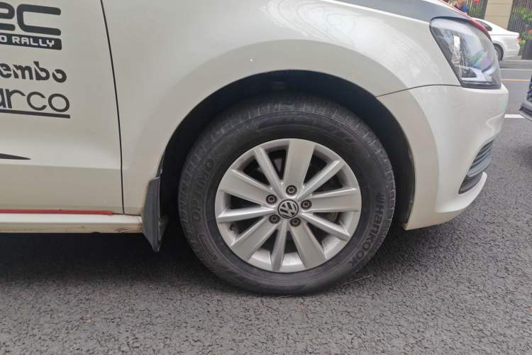 Used Volkswagen Polo 2014 1.4L Manual Fashion Edition Right Front Wheel Hub