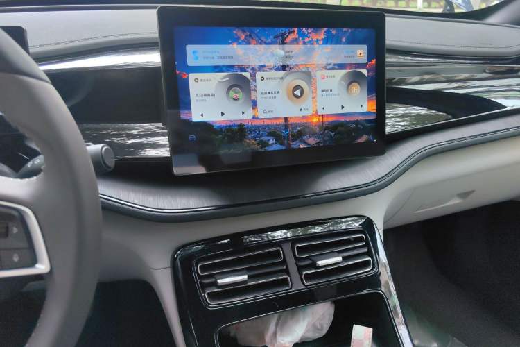 Used BYD Qin PLUS 2024 HONOR Edition DM-i 55KM Leading Model Audio And AC Panel