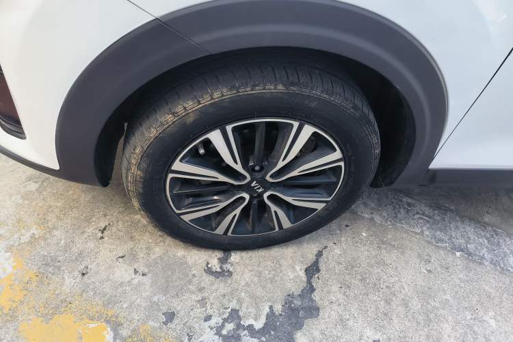 Used Kia kx1 Stonic 2019 1.4L Automatic Sport Edition China VI Left Front Wheel Hub