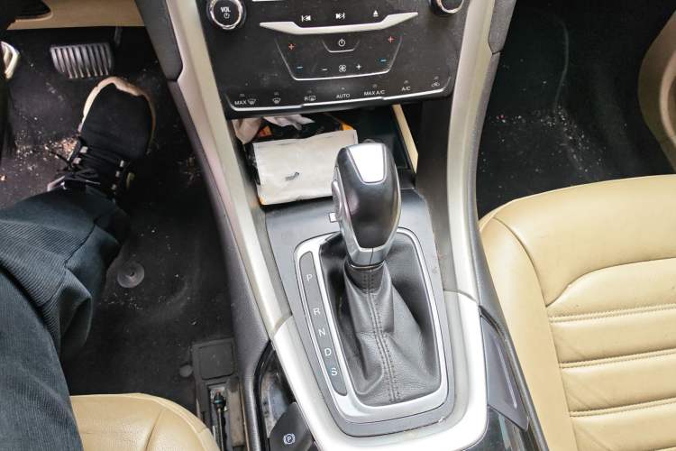 Used Ford Mondeo 2013 1.5L GTDi180 Fashion Edition Gear Lever