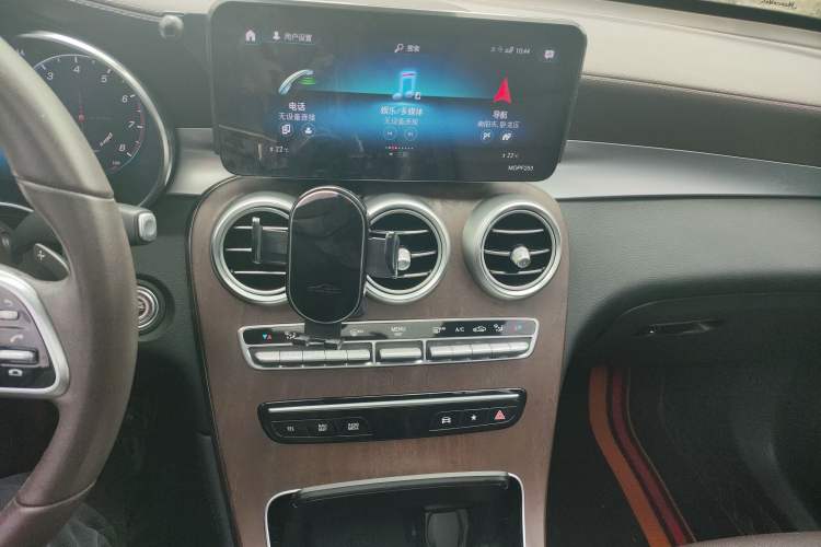 Used Mercedes-Benz GLC 2020 Facelift GLC 300 L 4MATIC Dynamic Edition Audio And AC Panel