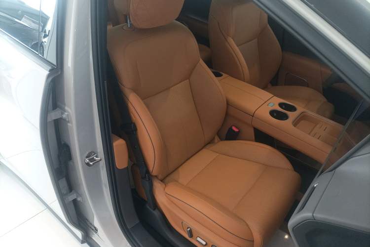 Used Li Auto i8 2025 Model Standard Version
