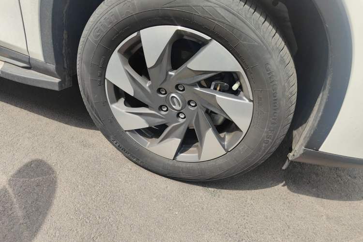 Used GAC Trumpchi GS4 2023 270T Automatic Smart Drive Navigation Edition Right Front Wheel Hub