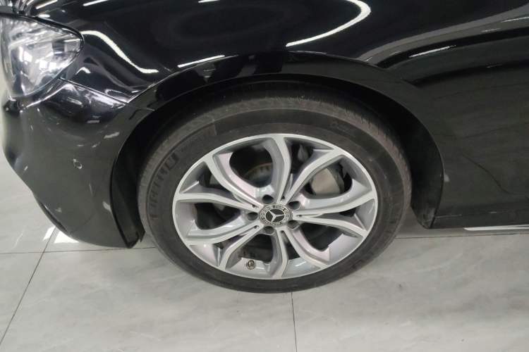 Used Mercedes-Benz E-Class 2020 Restyled E 300 L Sporty and Stylish Edition Left Front Wheel Hub